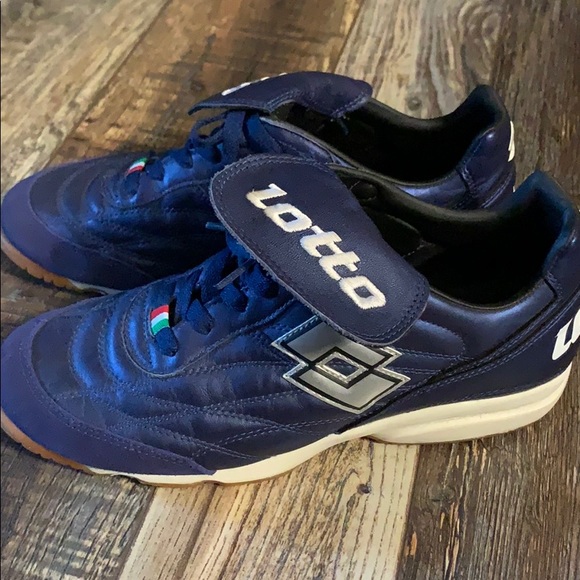 Shoe - Picture 3 of 6